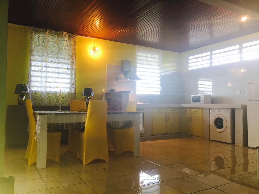 Le Papillon Apartment Le Moule Exterior photo